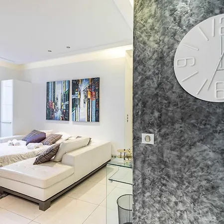 Large Renovated - Rue Hoche - Center * Cannes