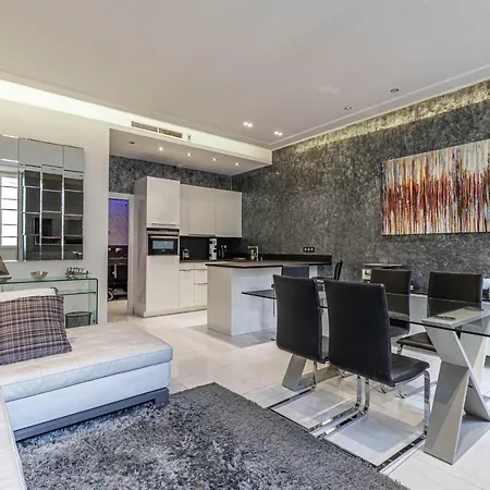 Large Renovated - Rue Hoche - Center *
